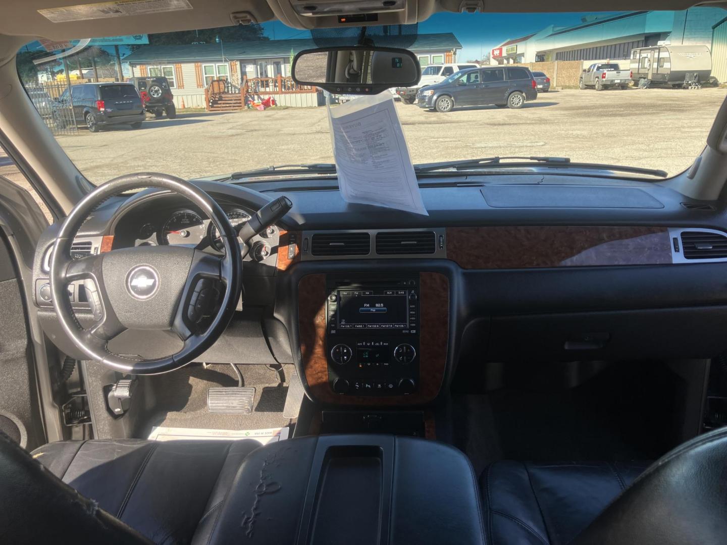 2007 Gray /Black Chevrolet Tahoe LS 2WD (1GNFC13077J) with an 5.3L V8 OHV 16V FFV engine, AUTOMATIC transmission, located at 1830 North Belt Line Road, Irving, TX, 75061, (469) 524-0199, 32.834373, -96.993584 - Photo#7