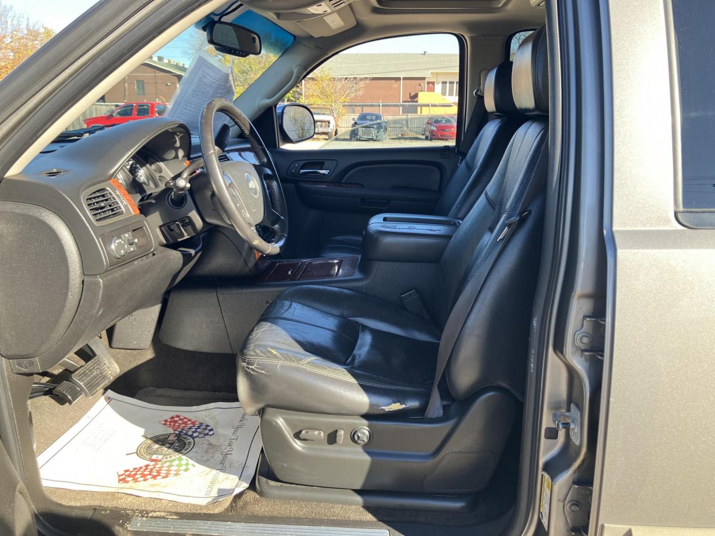 2007 Gray /Black Chevrolet Tahoe LS 2WD (1GNFC13077J) with an 5.3L V8 OHV 16V FFV engine, AUTOMATIC transmission, located at 1830 North Belt Line Road, Irving, TX, 75061, (469) 524-0199, 32.834373, -96.993584 - Photo#1