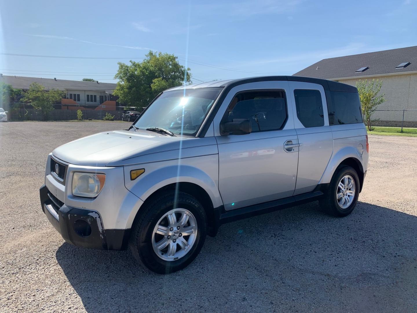 2006 /gray Honda Element EX-P 2WD AT (5J6YH18716L) with an 2.4L L4 DOHC 16V engine, Automatic transmission, located at 1830 North Belt Line Road, Irving, TX, 75061, (469) 524-0199, 32.834373, -96.993584 - Photo#14