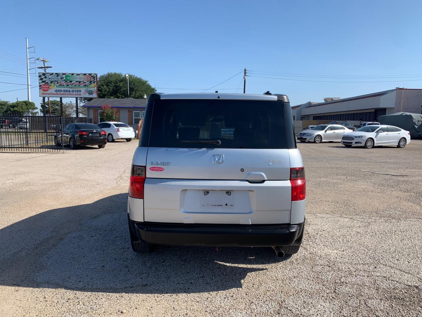 2006 /gray Honda Element EX-P 2WD AT (5J6YH18716L) with an 2.4L L4 DOHC 16V engine, Automatic transmission, located at 1830 North Belt Line Road, Irving, TX, 75061, (469) 524-0199, 32.834373, -96.993584 - Photo#16