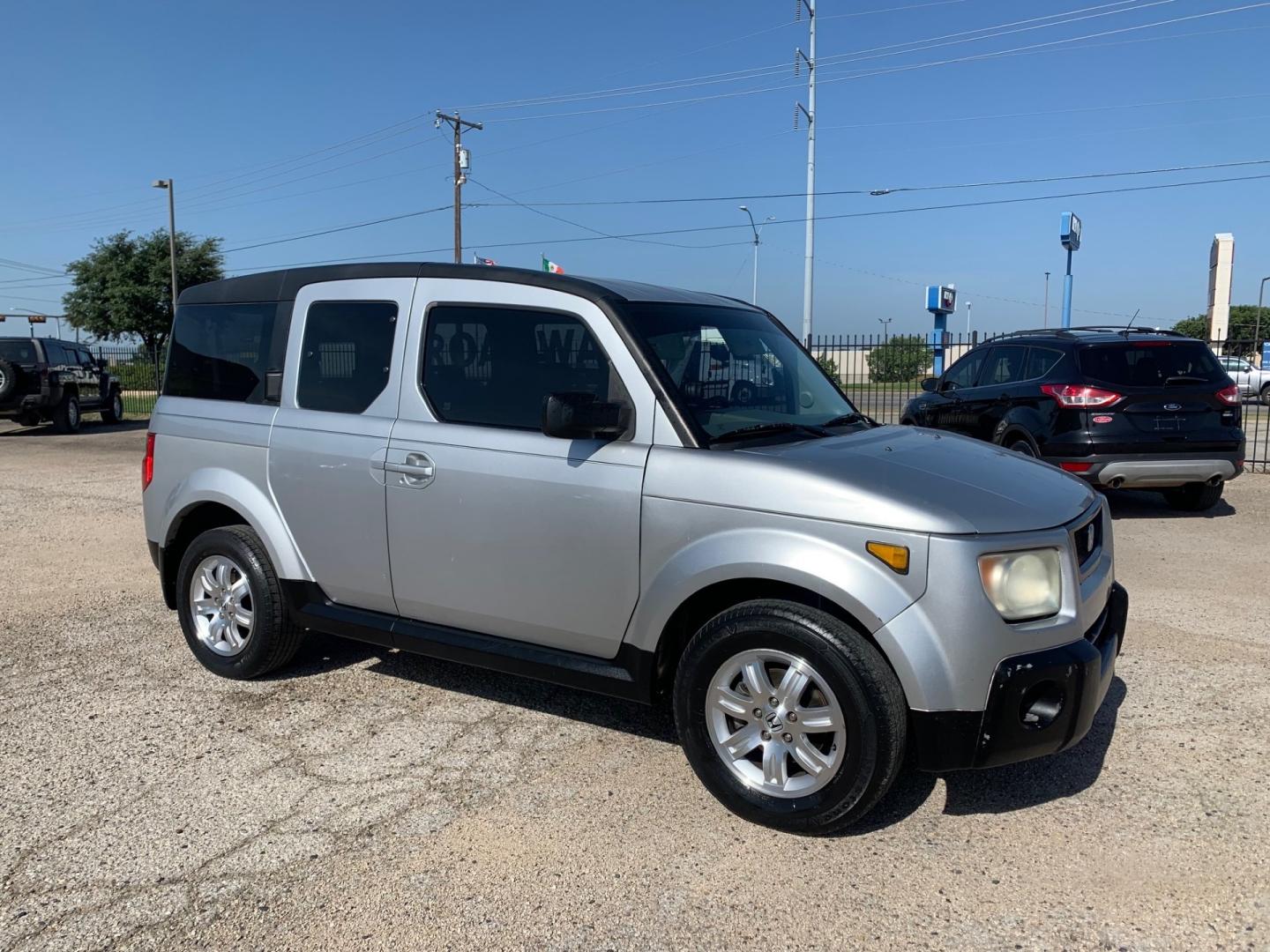 2006 /gray Honda Element EX-P 2WD AT (5J6YH18716L) with an 2.4L L4 DOHC 16V engine, Automatic transmission, located at 1830 North Belt Line Road, Irving, TX, 75061, (469) 524-0199, 32.834373, -96.993584 - Photo#18