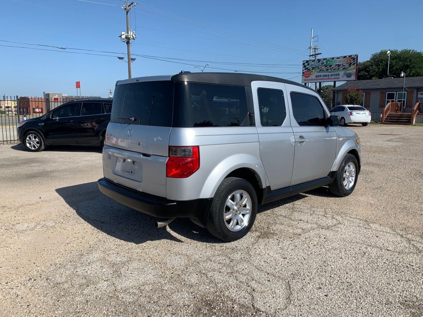 2006 /gray Honda Element EX-P 2WD AT (5J6YH18716L) with an 2.4L L4 DOHC 16V engine, Automatic transmission, located at 1830 North Belt Line Road, Irving, TX, 75061, (469) 524-0199, 32.834373, -96.993584 - Photo#19