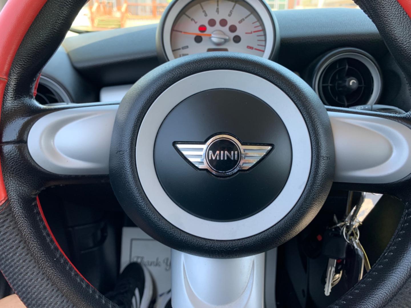 2009 Red /Black Mini Clubman Base (WMWML33599T) with an 1.6L L4 DOHC 16V engine, Automatic transmission, located at 1830 North Belt Line Road, Irving, TX, 75061, (469) 524-0199, 32.834373, -96.993584 - Photo#13