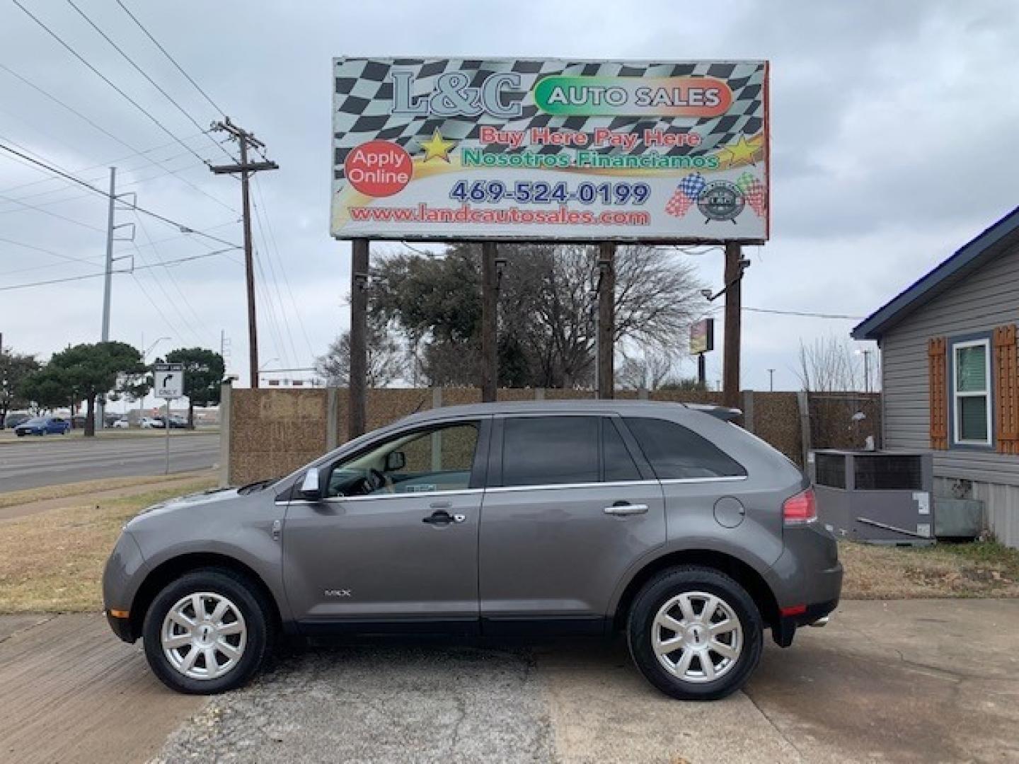 2009 Gray /Black Lincoln MKX FWD (2LMDU68C79B) with an 3.5L V6 DOHC 24V engine, Automatic transmission, located at 1830 North Belt Line Road, Irving, TX, 75061, (469) 524-0199, 32.834373, -96.993584 - Photo#0