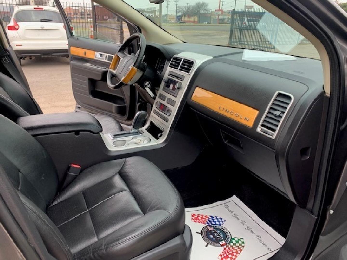 2009 Gray /Black Lincoln MKX FWD (2LMDU68C79B) with an 3.5L V6 DOHC 24V engine, Automatic transmission, located at 1830 North Belt Line Road, Irving, TX, 75061, (469) 524-0199, 32.834373, -96.993584 - Photo#12