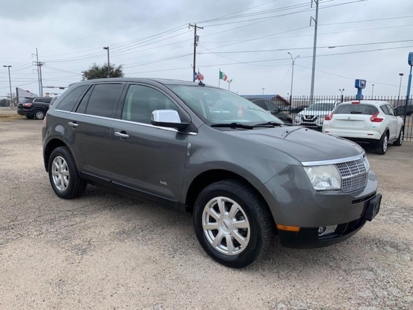 2009 Gray /Black Lincoln MKX FWD (2LMDU68C79B) with an 3.5L V6 DOHC 24V engine, Automatic transmission, located at 1830 North Belt Line Road, Irving, TX, 75061, (469) 524-0199, 32.834373, -96.993584 - Photo#6