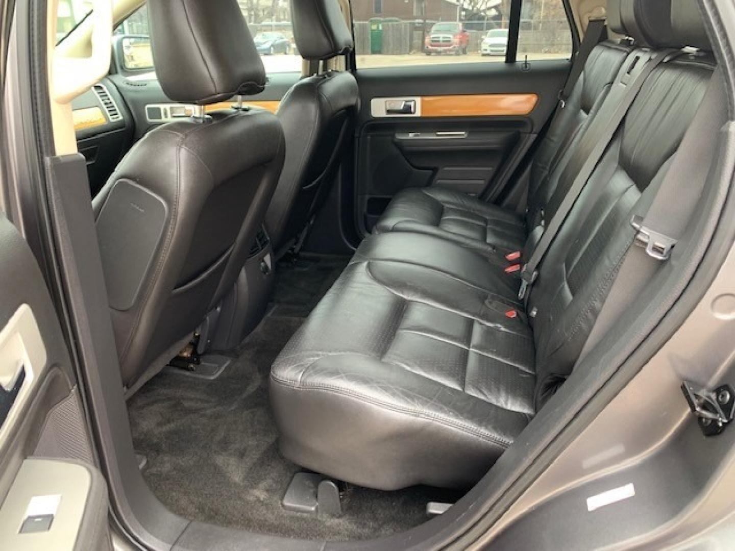 2009 Gray /Black Lincoln MKX FWD (2LMDU68C79B) with an 3.5L V6 DOHC 24V engine, Automatic transmission, located at 1830 North Belt Line Road, Irving, TX, 75061, (469) 524-0199, 32.834373, -96.993584 - Photo#8