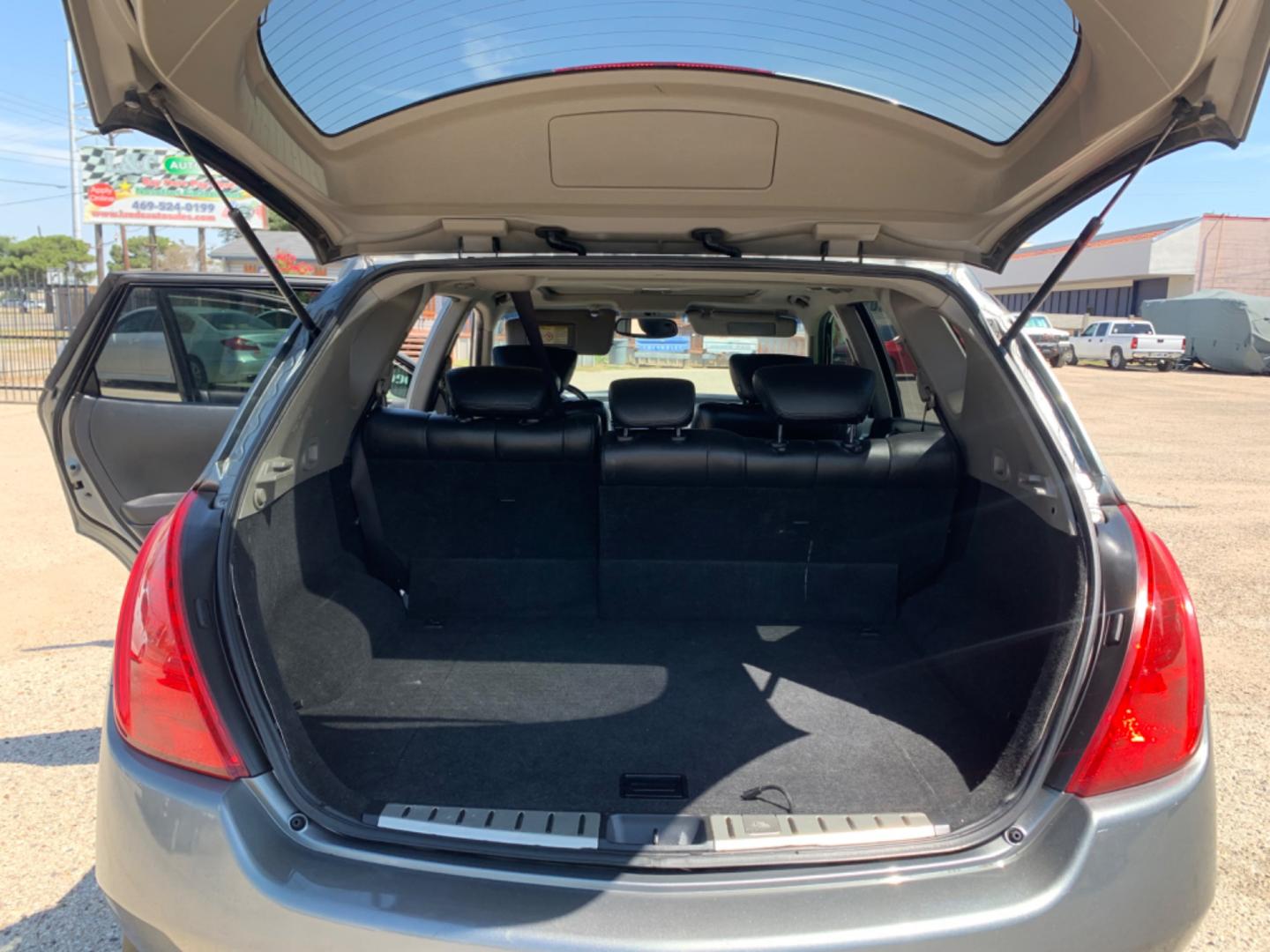 2005 Gray /Black Nissan Murano S AWD (JN8AZ08W65W) with an 3.5L V6 DOHC 24V engine, Automatic transmission, located at 1830 North Belt Line Road, Irving, TX, 75061, (469) 524-0199, 32.834373, -96.993584 - Photo#11