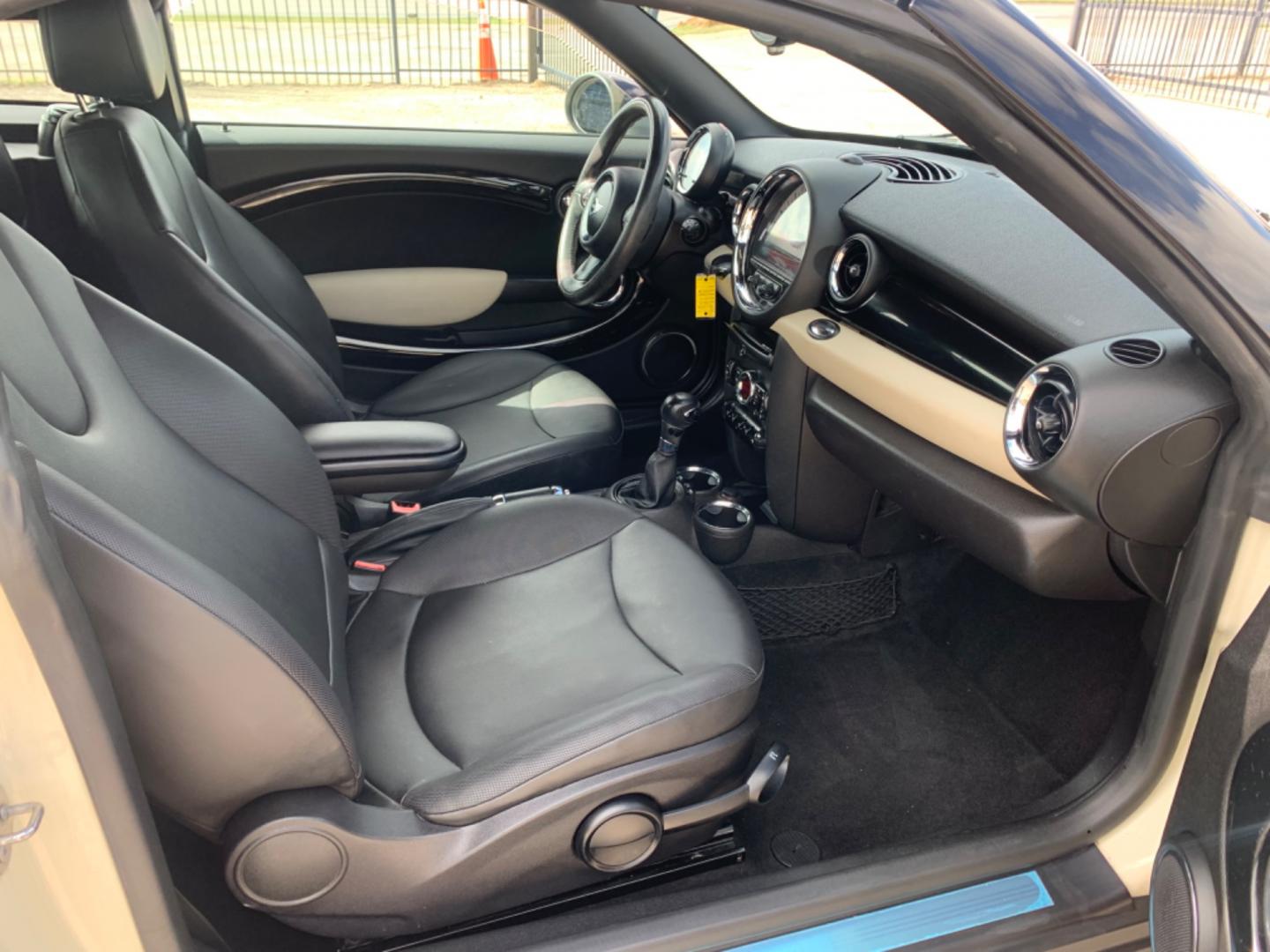 2013 /Black Mini Coupe Base (WMWSX1C50DT) with an 1.6L L4 DOHC 16V TURBO engine, Automatic transmission, located at 1830 North Belt Line Road, Irving, TX, 75061, (469) 524-0199, 32.834373, -96.993584 - Photo#10