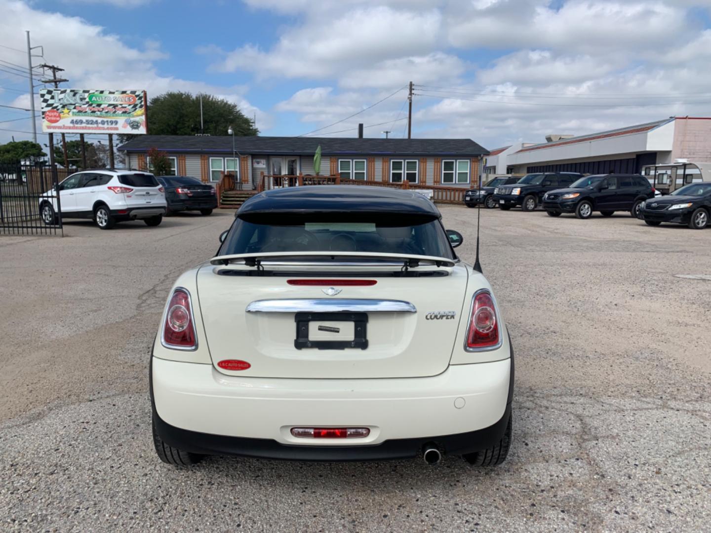 2013 /Black Mini Coupe Base (WMWSX1C50DT) with an 1.6L L4 DOHC 16V TURBO engine, Automatic transmission, located at 1830 North Belt Line Road, Irving, TX, 75061, (469) 524-0199, 32.834373, -96.993584 - Photo#3