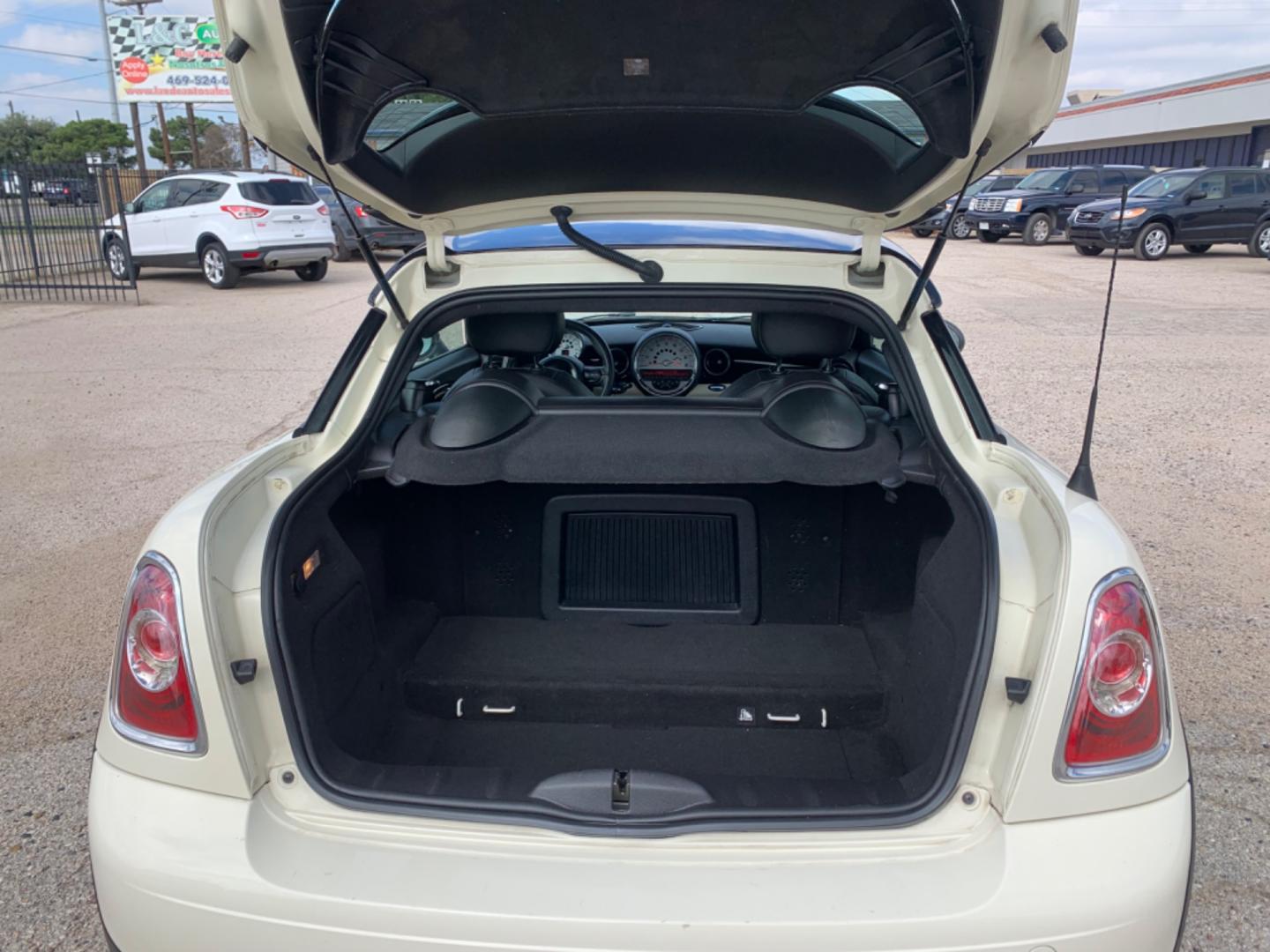 2013 /Black Mini Coupe Base (WMWSX1C50DT) with an 1.6L L4 DOHC 16V TURBO engine, Automatic transmission, located at 1830 North Belt Line Road, Irving, TX, 75061, (469) 524-0199, 32.834373, -96.993584 - Photo#7