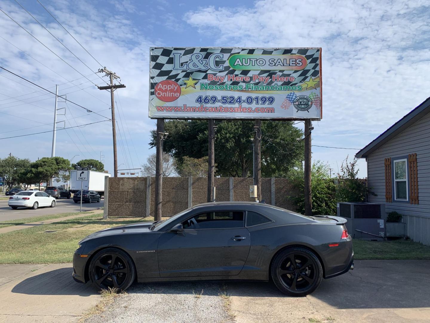 2015 Gray /Black Chevrolet Camaro 1LT Coupe (2G1FD1E30F9) with an 3.6L V6 DOHC 24V FFV engine, Automatic transmission, located at 1830 North Belt Line Road, Irving, TX, 75061, (469) 524-0199, 32.834373, -96.993584 - Photo#0