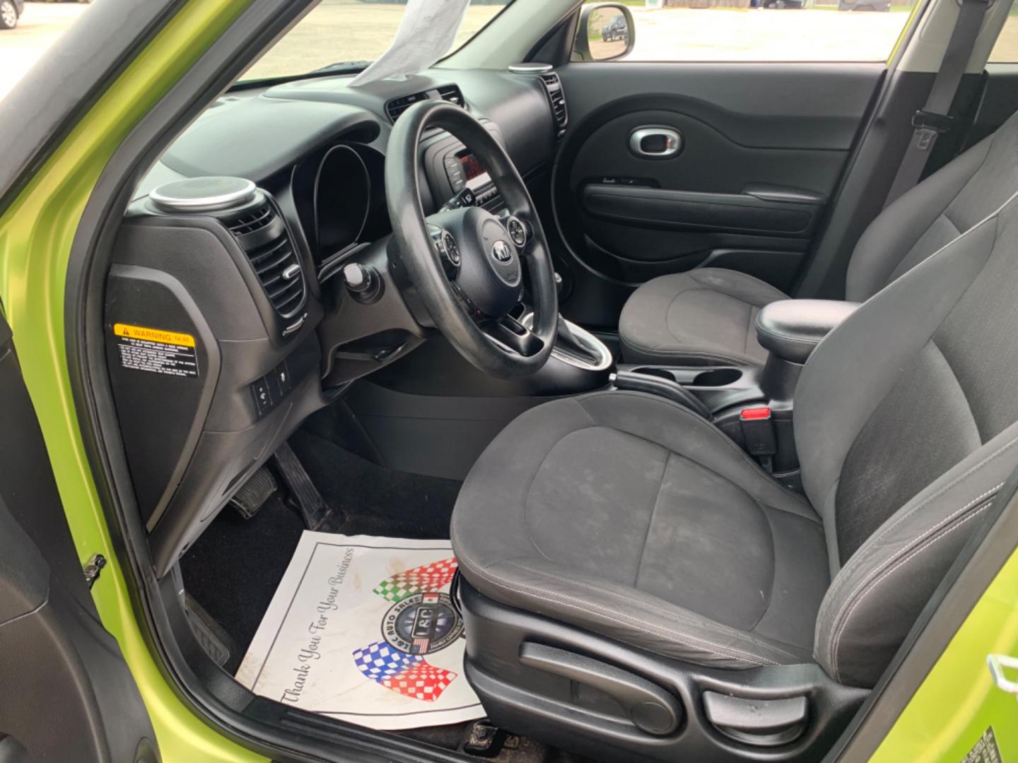 2014 Green /Black Kia Soul Base (KNDJN2A26E7) with an 4 Cylinders 2 1.6L DI DOHC 097 CID engine, AUTOMATIC transmission, located at 1830 North Belt Line Road, Irving, TX, 75061, (469) 524-0199, 32.834373, -96.993584 - Photo#5