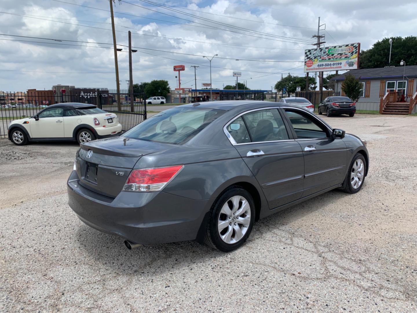 2010 Gray /Black Honda Accord EX-L (5KBCP3F83AB) with an 6 Cylinders 3.5L FI SOHC 212 CID engine, Automatic transmission, located at 1830 North Belt Line Road, Irving, TX, 75061, (469) 524-0199, 32.834373, -96.993584 - Photo#5