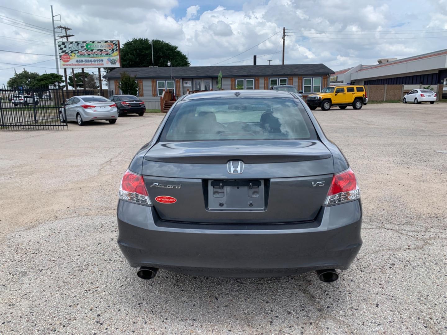 2010 Gray /Black Honda Accord EX-L (5KBCP3F83AB) with an 6 Cylinders 3.5L FI SOHC 212 CID engine, Automatic transmission, located at 1830 North Belt Line Road, Irving, TX, 75061, (469) 524-0199, 32.834373, -96.993584 - Photo#4