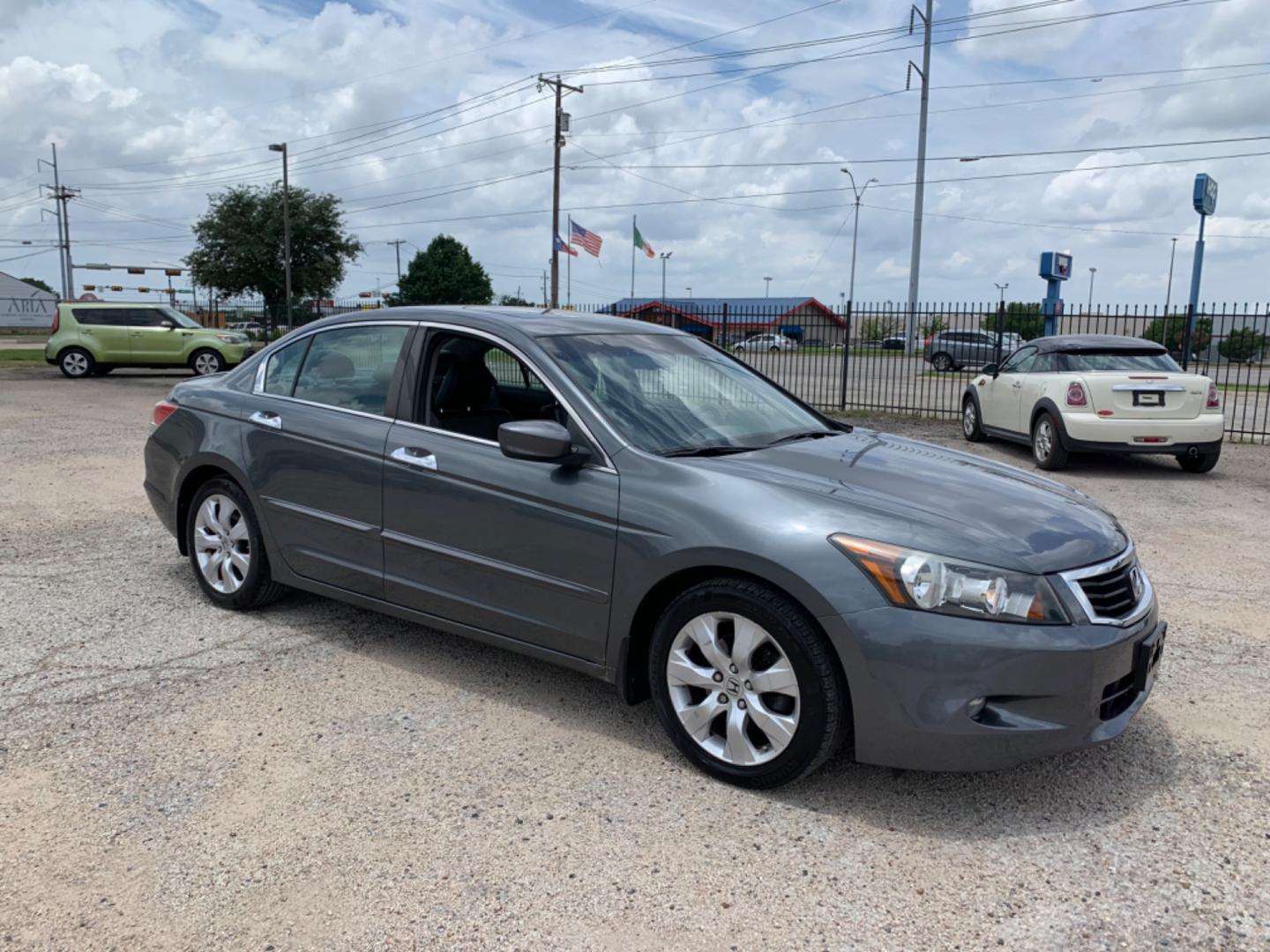 2010 Gray /Black Honda Accord EX-L (5KBCP3F83AB) with an 6 Cylinders 3.5L FI SOHC 212 CID engine, Automatic transmission, located at 1830 North Belt Line Road, Irving, TX, 75061, (469) 524-0199, 32.834373, -96.993584 - Photo#6