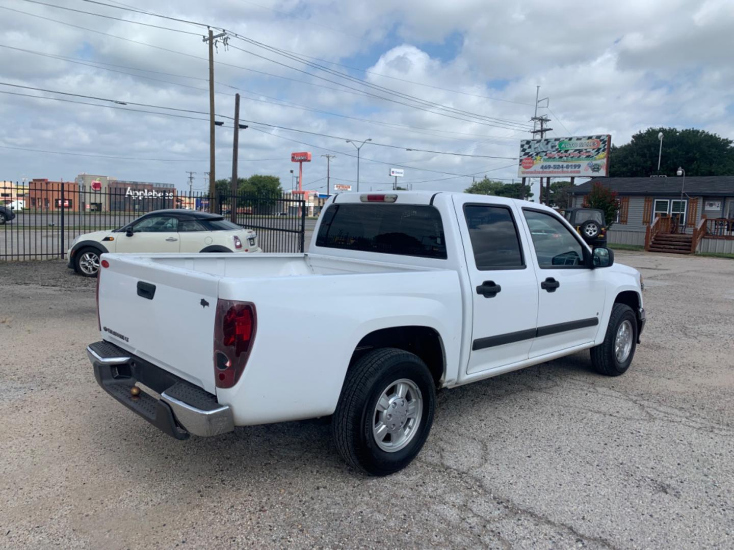 2008 White /Black Chevrolet Colorado LT1 Crew Cab 2WD (1GCCS139X88) with an 2.9L L4 DOHC 16V engine, Automatic transmission, located at 1830 North Belt Line Road, Irving, TX, 75061, (469) 524-0199, 32.834373, -96.993584 - Photo#3