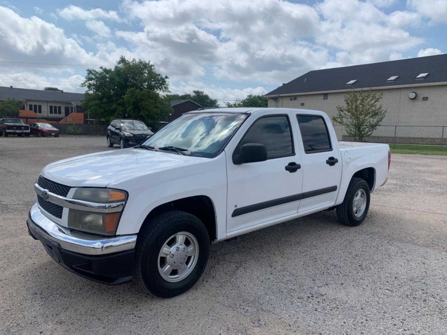 2008 White /Black Chevrolet Colorado LT1 Crew Cab 2WD (1GCCS139X88) with an 2.9L L4 DOHC 16V engine, Automatic transmission, located at 1830 North Belt Line Road, Irving, TX, 75061, (469) 524-0199, 32.834373, -96.993584 - Photo#2