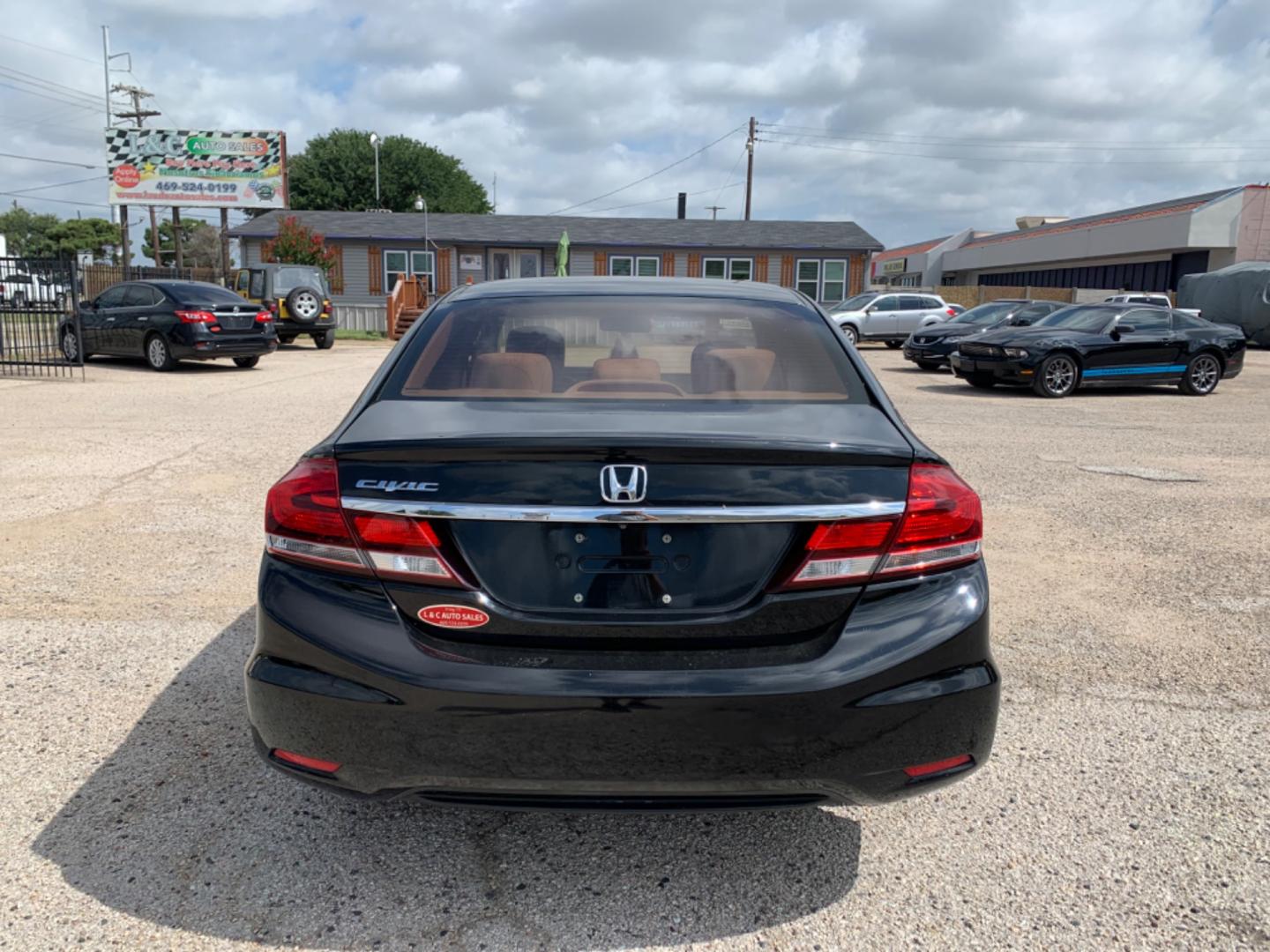 2013 Black /Black Honda Civic EX (19XFB2F81DE) with an 1.8L FI SOHC 110 CID engine, Automatic transmission, located at 1830 North Belt Line Road, Irving, TX, 75061, (469) 524-0199, 32.834373, -96.993584 - Photo#4