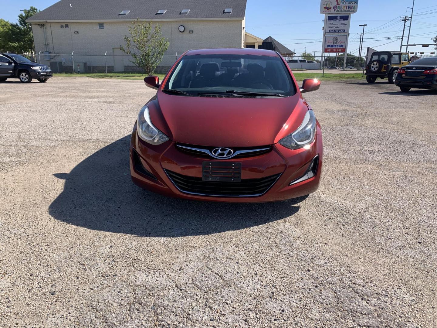 2016 Maroon /gray Hyundai Elantra Limited (5NPDH4AE2GH) with an 1.8L L4 DOHC 16V engine, Automatic transmission, located at 1830 North Belt Line Road, Irving, TX, 75061, (469) 524-0199, 32.834373, -96.993584 - Photo#1