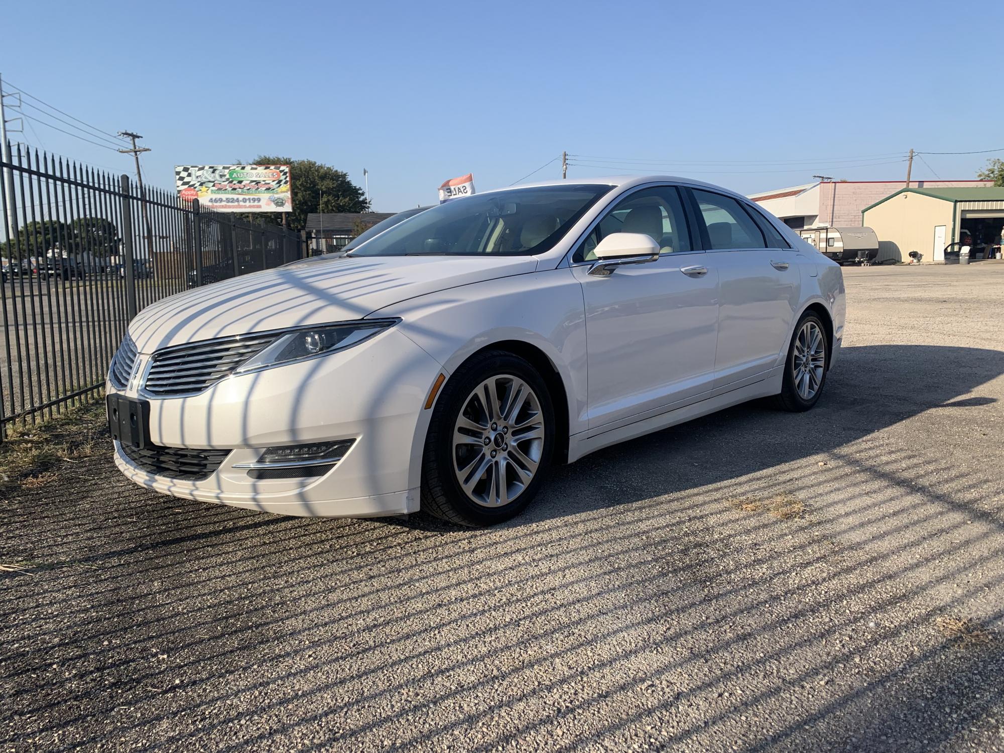 photo of 2014 Lincoln MKZ FWD