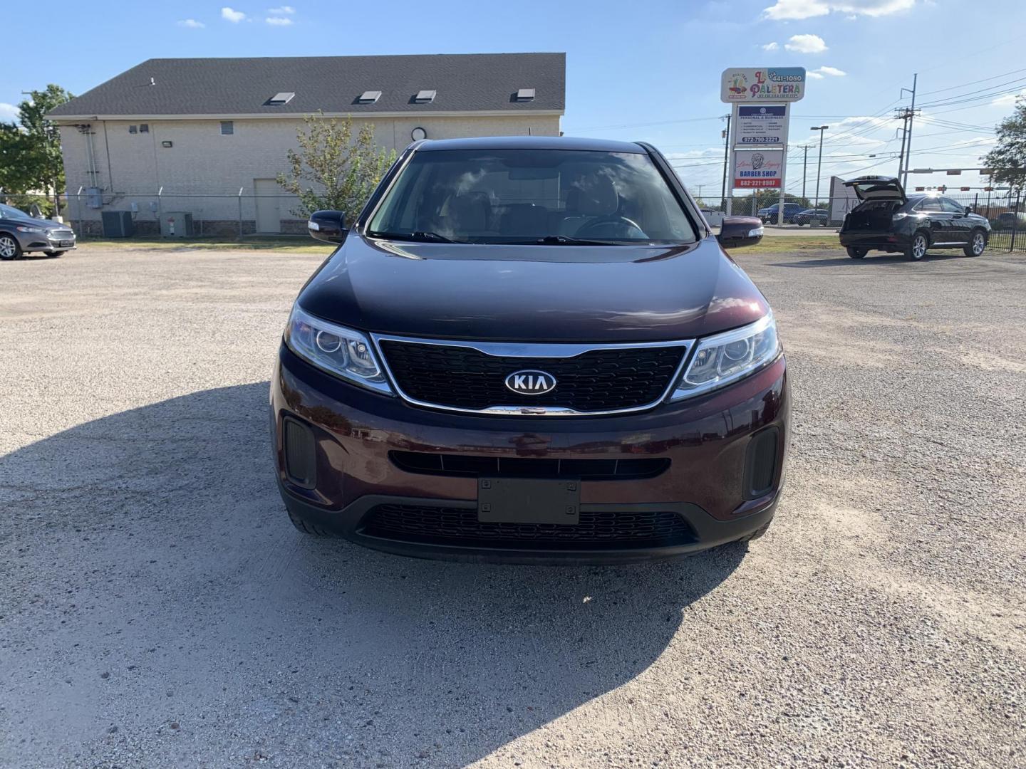 2014 Kia Sorento LX 2WD (5XYKT3A61EG) with an 2.4L L4 DOHC 16V engine, AUTOMATIC transmission, located at 1830 North Belt Line Road, Irving, TX, 75061, (469) 524-0199, 32.834373, -96.993584 - Photo#0