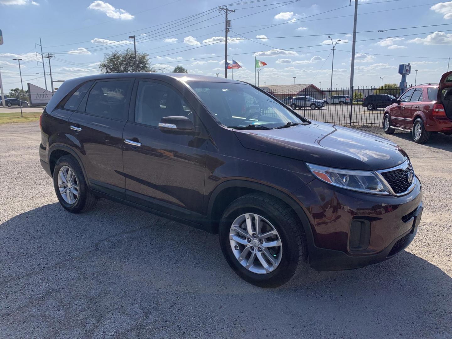 2014 Kia Sorento LX 2WD (5XYKT3A61EG) with an 2.4L L4 DOHC 16V engine, AUTOMATIC transmission, located at 1830 North Belt Line Road, Irving, TX, 75061, (469) 524-0199, 32.834373, -96.993584 - Photo#1