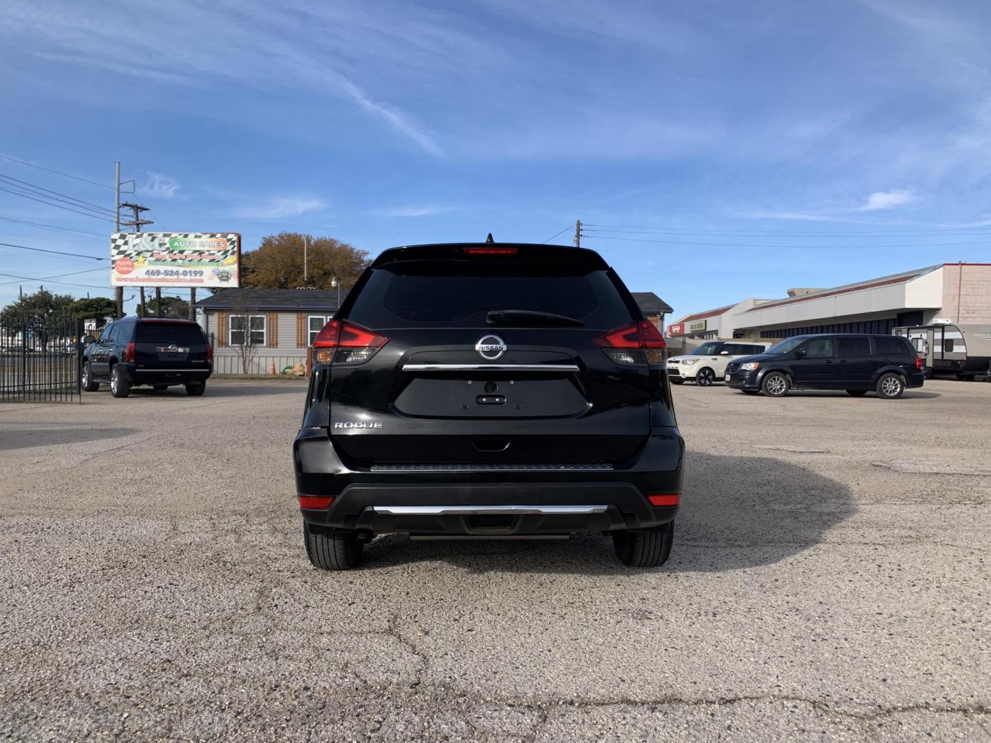 2017 Black /Black Nissan Rogue SV 2WD (5N1AT2MT0HC) with an 2.5L L4 DOHC 16V engine, AUTOMATIC transmission, located at 1830 North Belt Line Road, Irving, TX, 75061, (469) 524-0199, 32.834373, -96.993584 - Photo#2