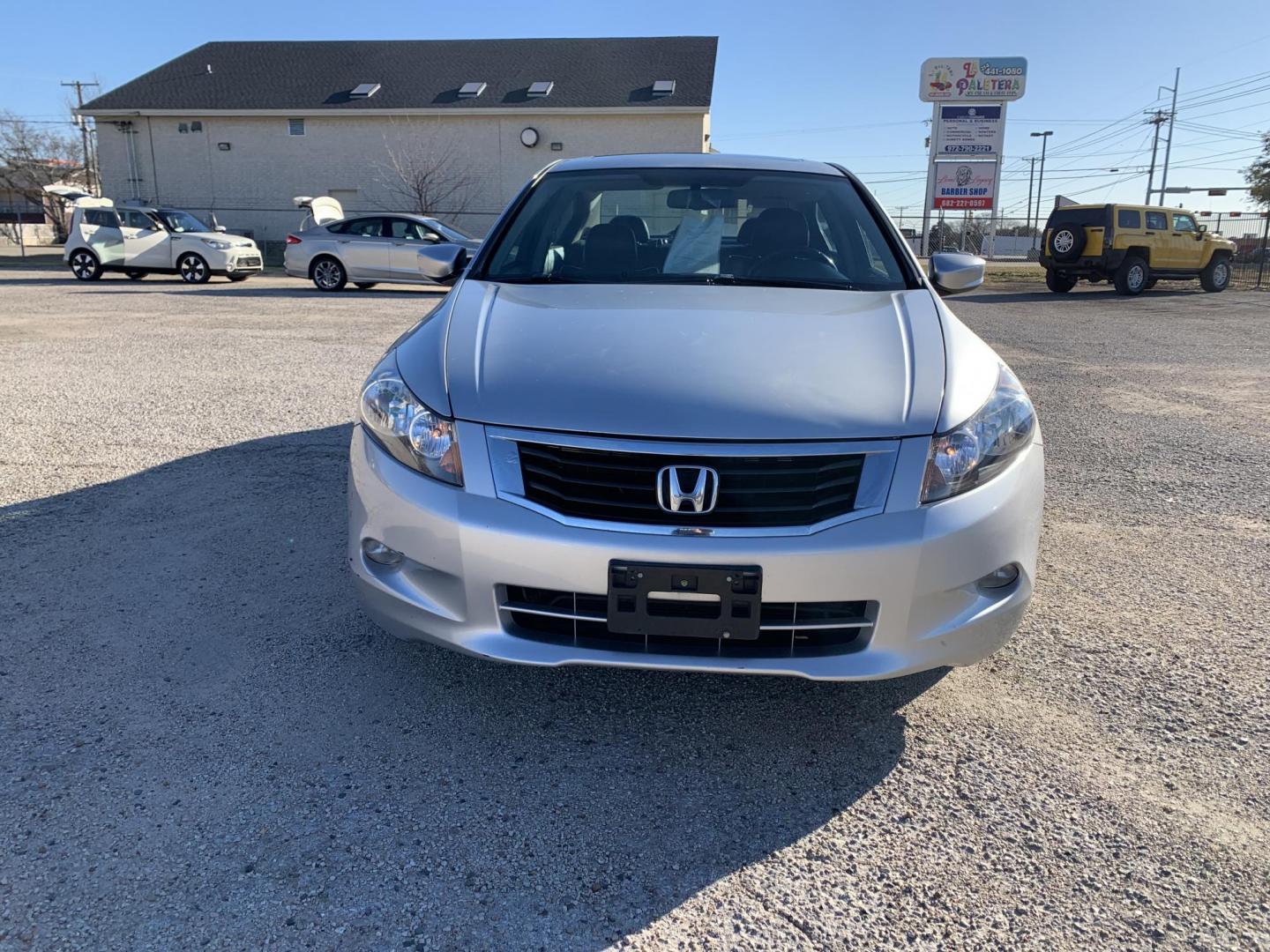 2009 SILVER /Black Honda Accord EX-L V-6 Sedan (1HGCP36879A) with an 3.5L V6 SOHC 24V engine, AUTOMATIC transmission, located at 1830 North Belt Line Road, Irving, TX, 75061, (469) 524-0199, 32.834373, -96.993584 - Photo#1