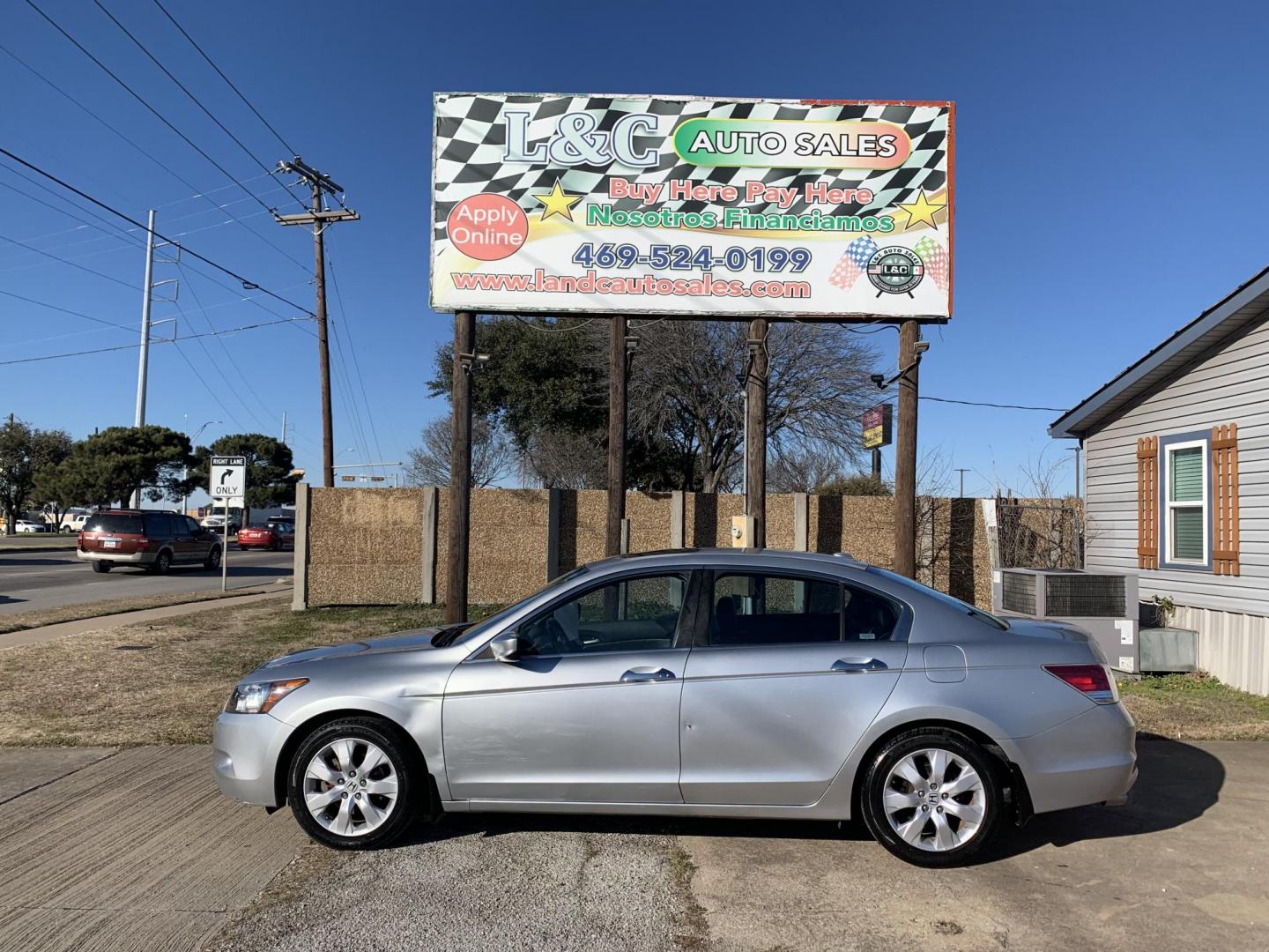 2009 SILVER /Black Honda Accord EX-L V-6 Sedan (1HGCP36879A) with an 3.5L V6 SOHC 24V engine, AUTOMATIC transmission, located at 1830 North Belt Line Road, Irving, TX, 75061, (469) 524-0199, 32.834373, -96.993584 - Photo#2